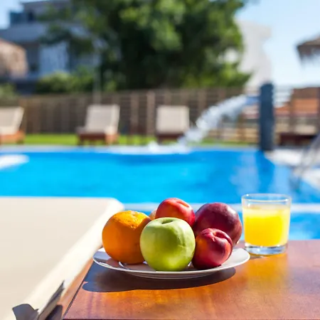 Hotel Essential Summer - Adults Only