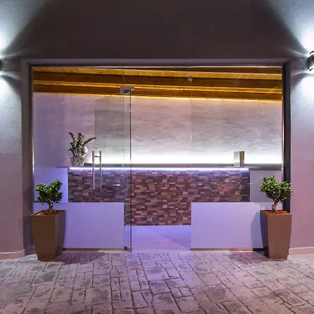 Hotel Essential Summer - Adults Only