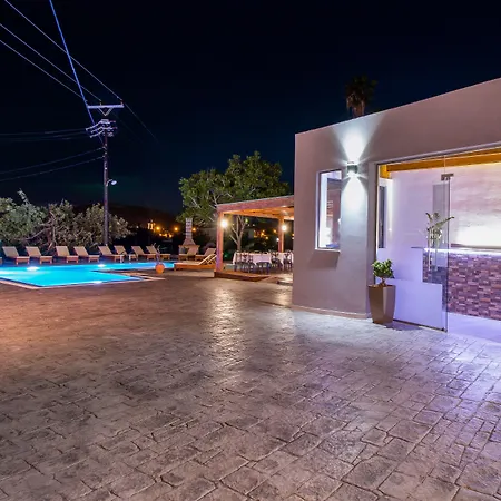 Hotel Essential Summer - Adults Only