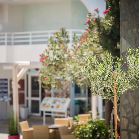 Szálloda Essential Summer (adults Only) 2*